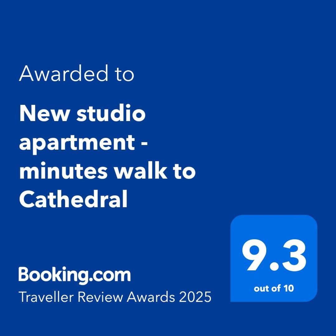 סליסבורי New Studio Apartment - Minutes Walk To Cathedral מראה חיצוני תמונה